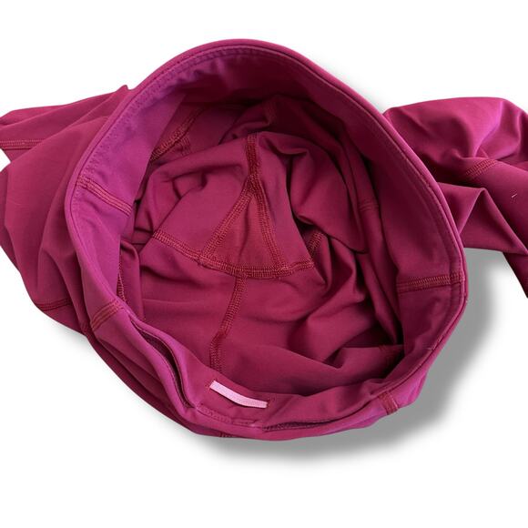 Lululemon Athletica Scalloped Reflective‎ Luxtreme Leggings Size 4 Red Gym - Picture 8 of 10